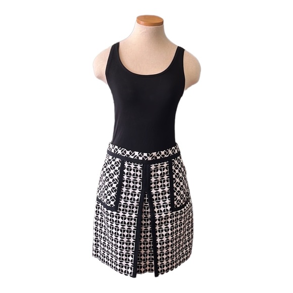 Trina Turk Patterned Front Slit Mini Skirt, Black and White, size 4 - Picture 2 of 16